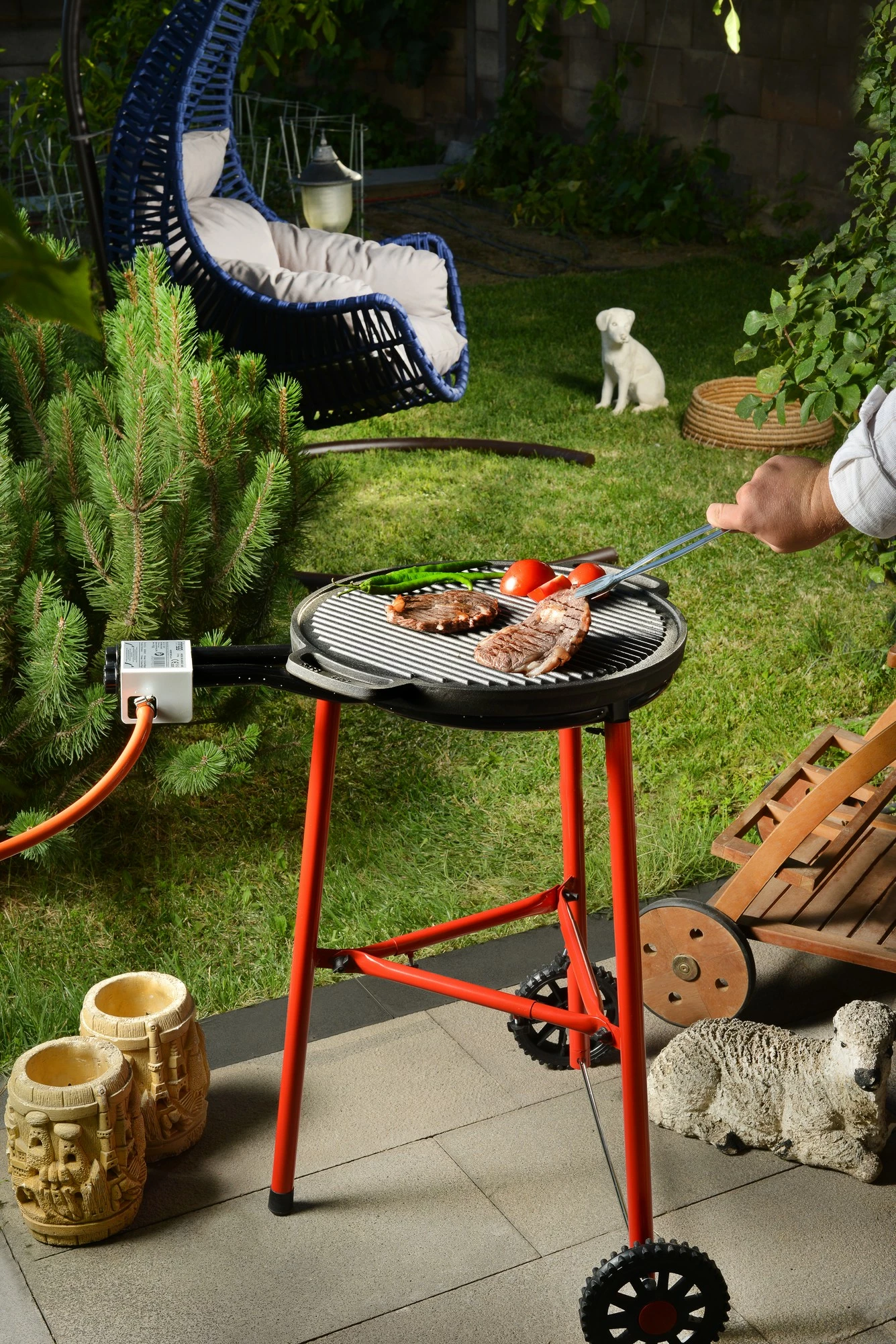 Grill BBQ portabel Hermia Concept, portokalli, 45x45x84cm