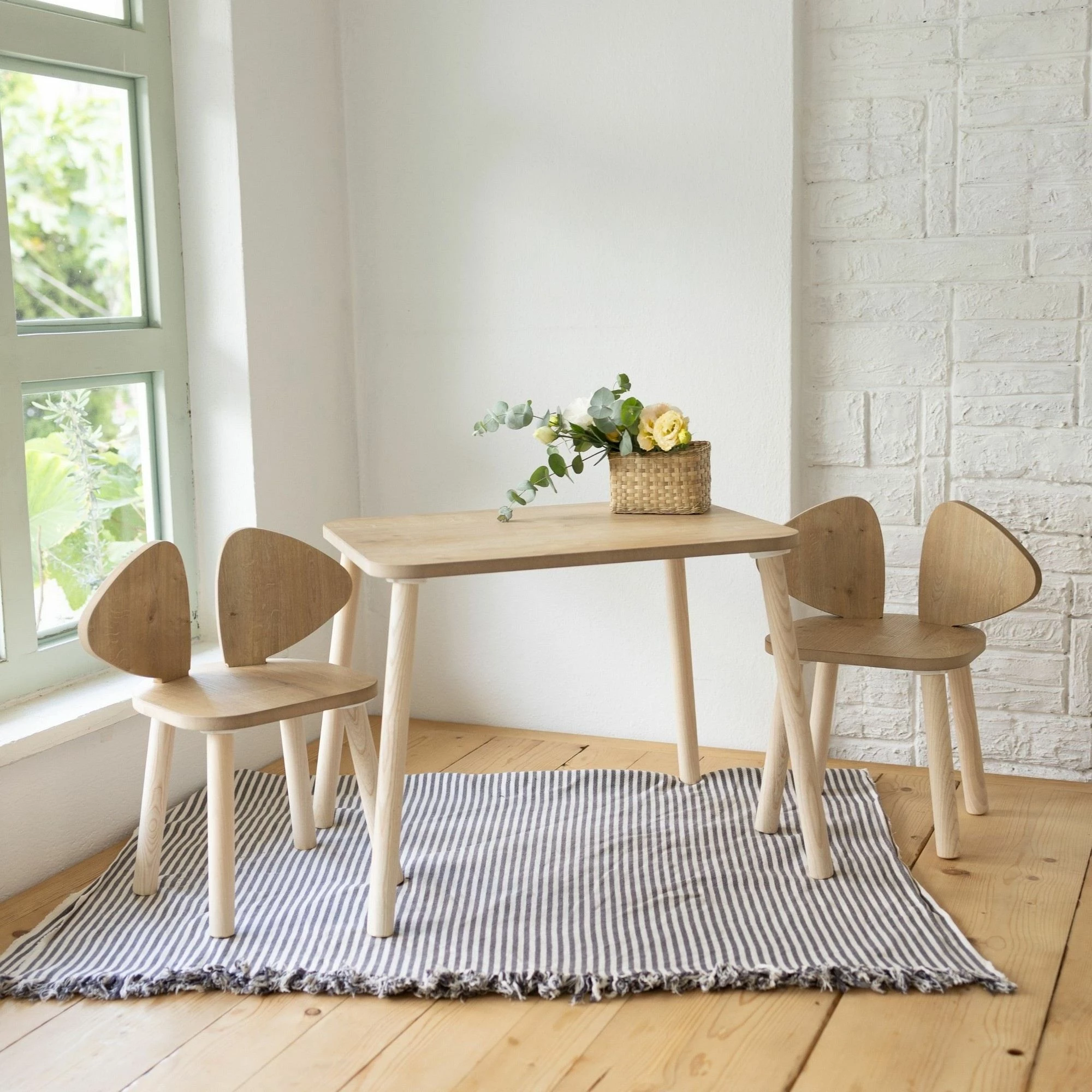 Set tavoline për fëmijë Hanah Home, Mickey me dy karrige, ngjyrë kafe
