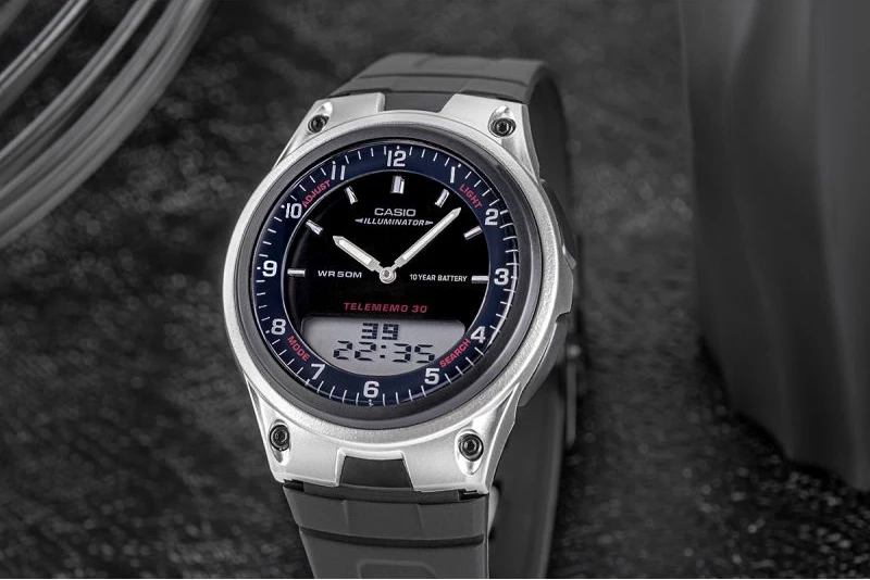 Orë dore për meshkuj Casio, e zezë