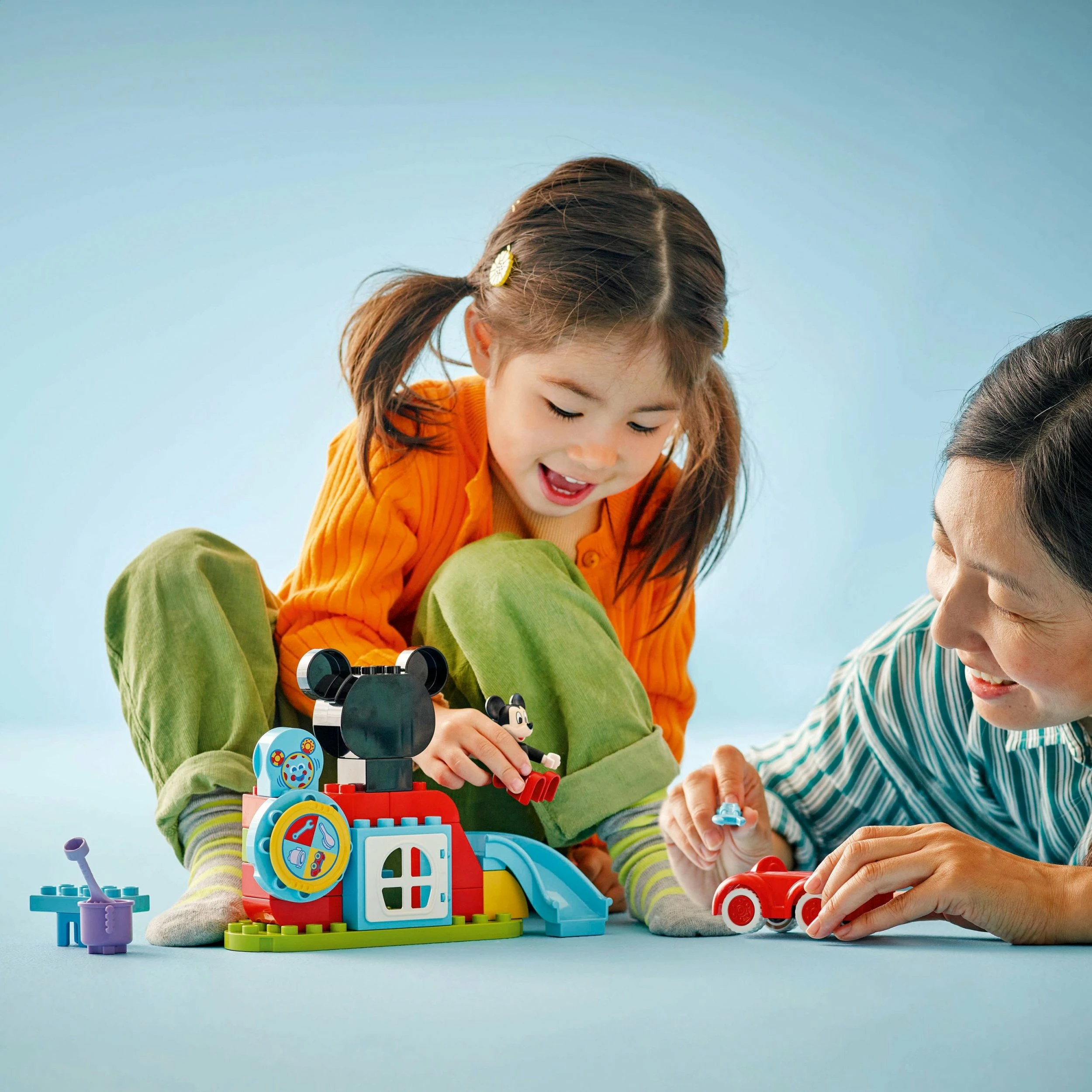 Set lodër ndërtimi LEGO DUPLO Disney 10454 Mickey Mouse Clubhouse & Car, 27 copë, 2+