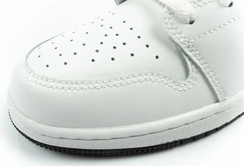 Atlete për femra Nike Air Jordan 1, të bardha të zeza