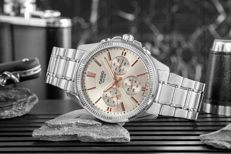 Orë dore për meshkuj CASIO, argjendtë