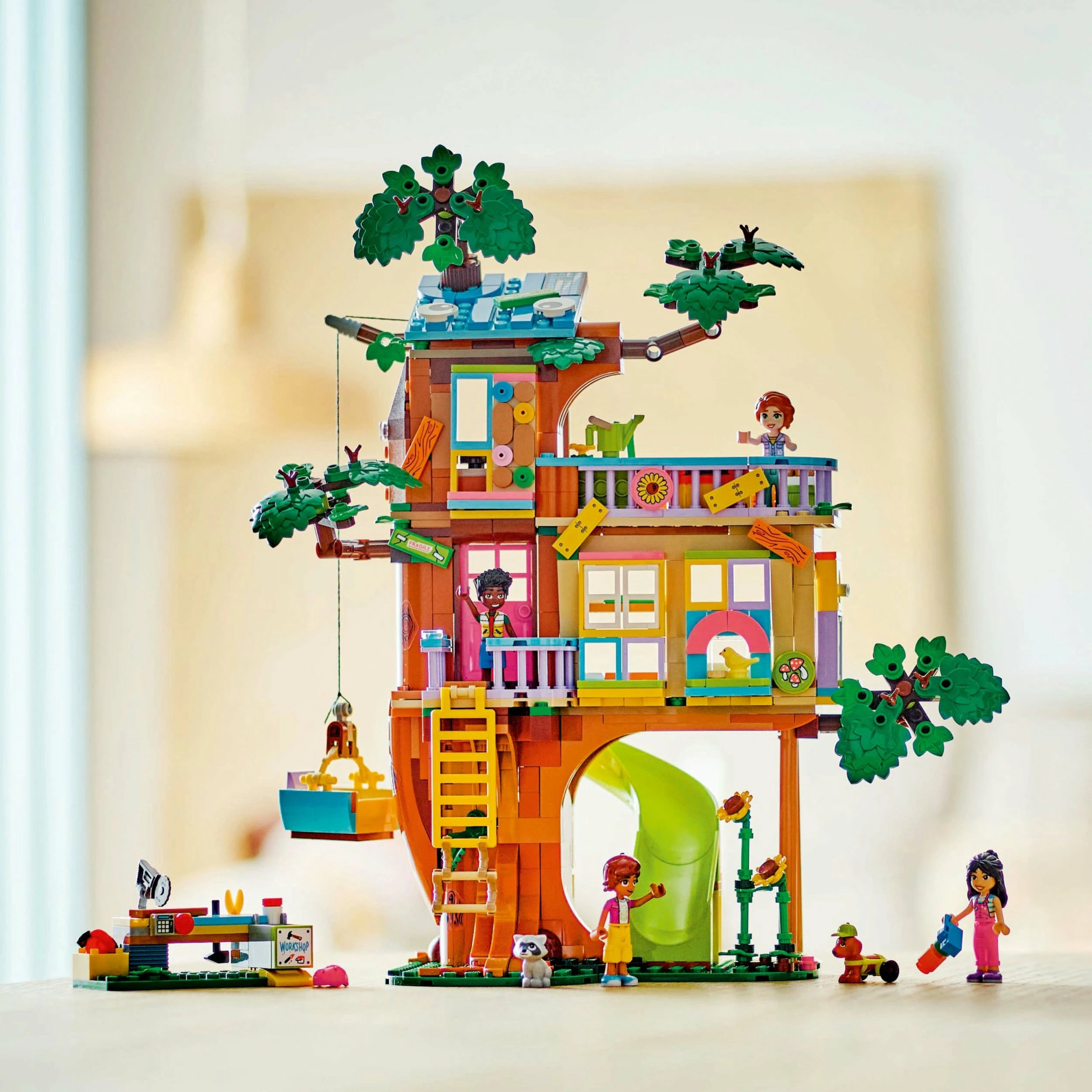 Set LEGO Friends 42652 Shtëpia në pemë e miqësisë, 701 pjesë