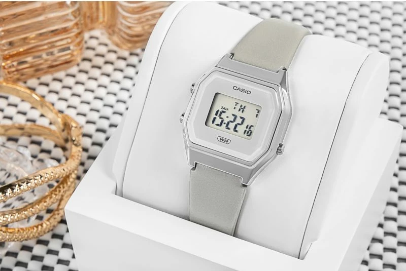 Orë dore për femra Casio, gri