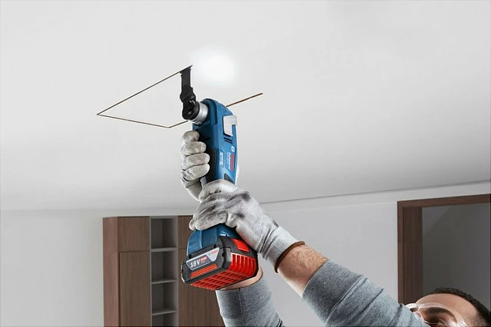 Vegël multifunksionale osciluese me bateri Bosch Professional GOP 18V-34 Solo, 18V, L-BOXX, blu/zi