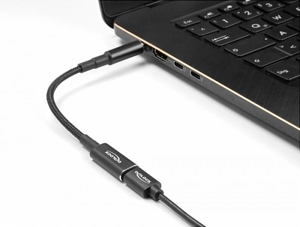 Kabllo adapter DeLOCK USB-C femër në Sony 6.0 x 4.3 mm mashkull 90°, 15 cm, 19.5 V 3 A, e zezë