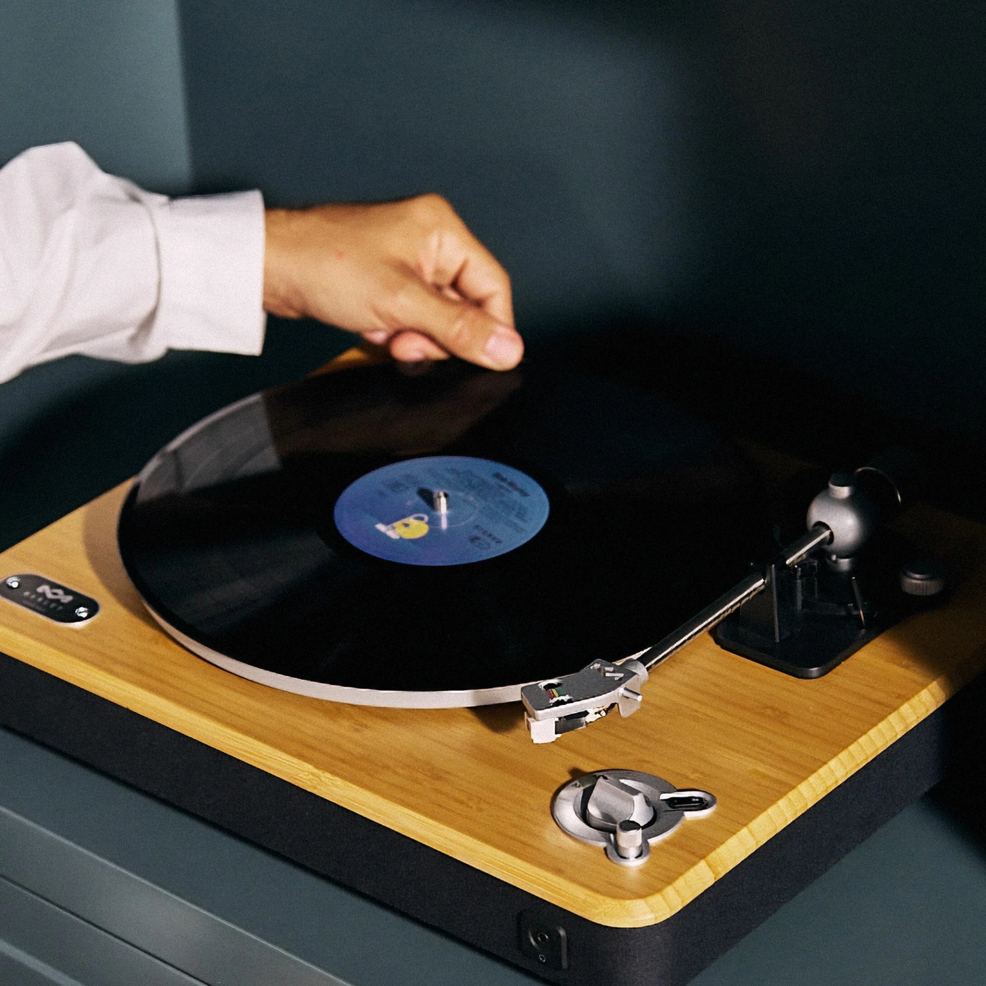 Gramafon House of Marley Stir It Up Wireless 2, Bluetooth 5.3, preamp i integrum, belt drive, 2 shpejtësi, bambu/zi