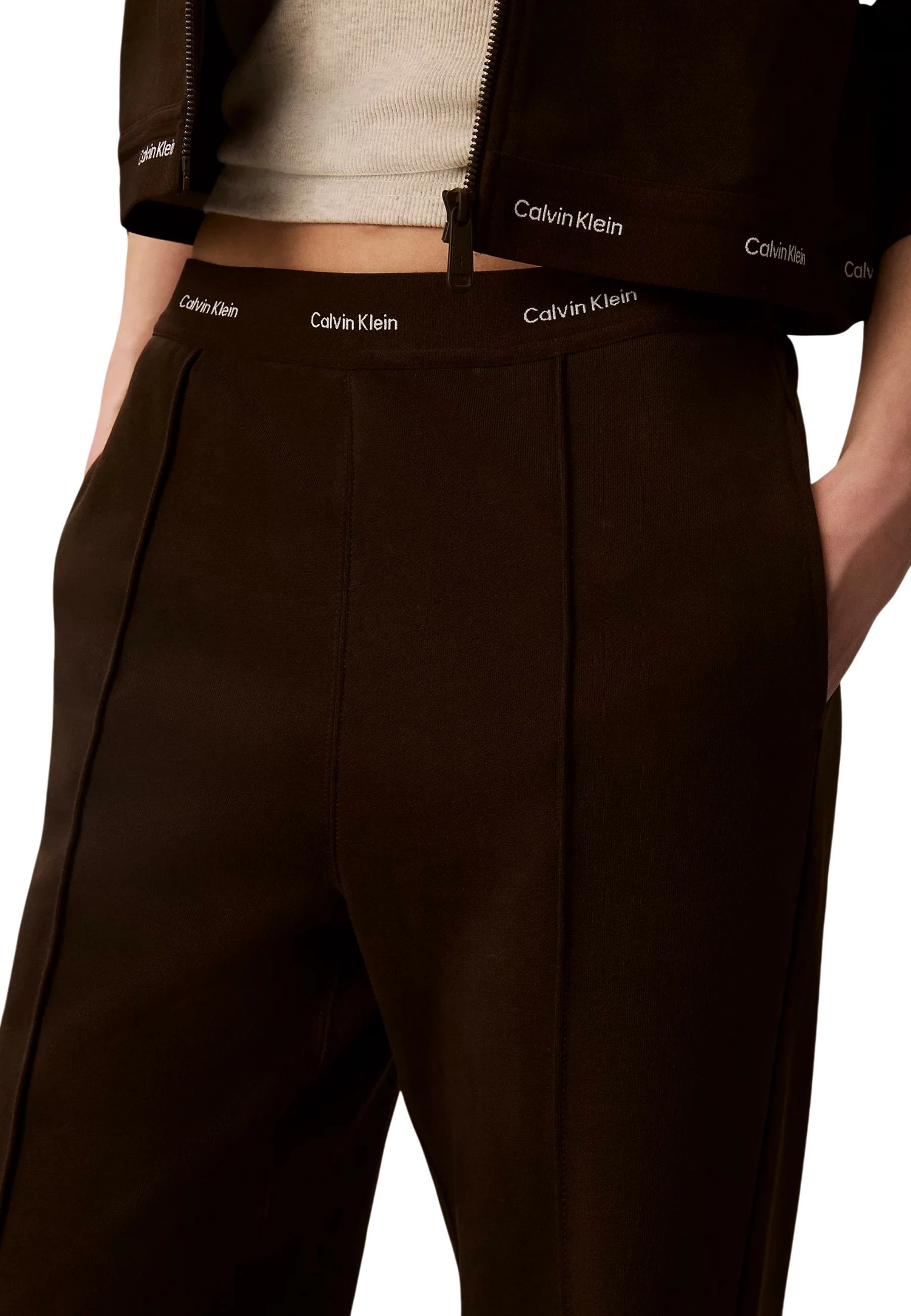 Pantallona sportive për femra Calvin Klein Jeans LV047G253G, kafe [Madhësia: S]