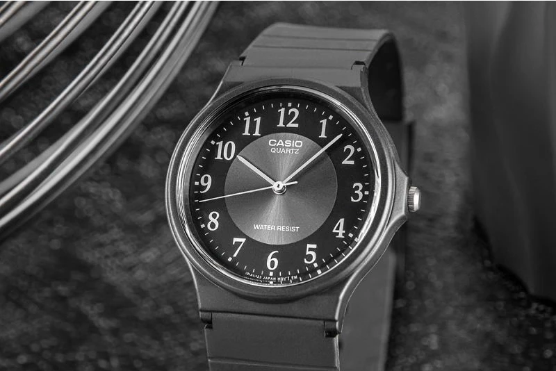 Orë dore Casio, unisex, e zezë