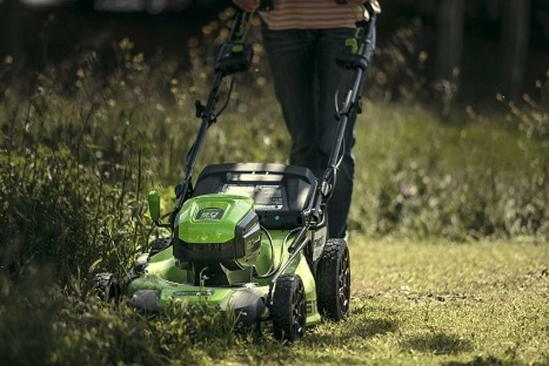 Kositëse bari me bateri Greenworks GD60LM51SP 60V, 51 cm, me vetëlëvizje, kosh 55 L, pa bateri, jeshile/zezë