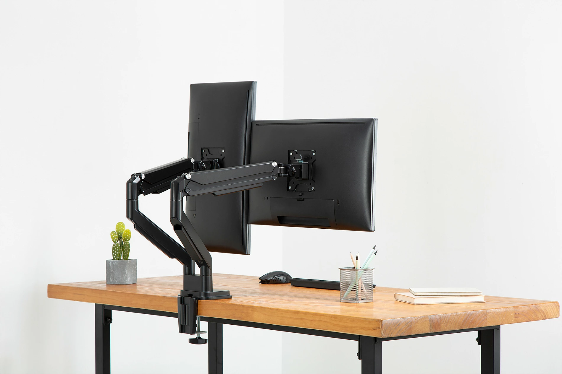 Mbajtës dy monitorësh Digitus Universal Dual me gas spring, VESA 75/100, 15"-32", deri 9 kg, clamp, i zi