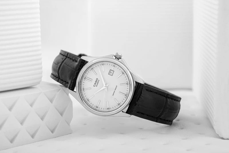 Orë dore për femra Casio, argjend