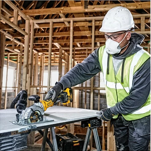 Cirkular me bateri DeWALT DCS571NT-XJ, brushless, teh 115 mm, prerje 38 mm, 4500 RPM, i verdhë