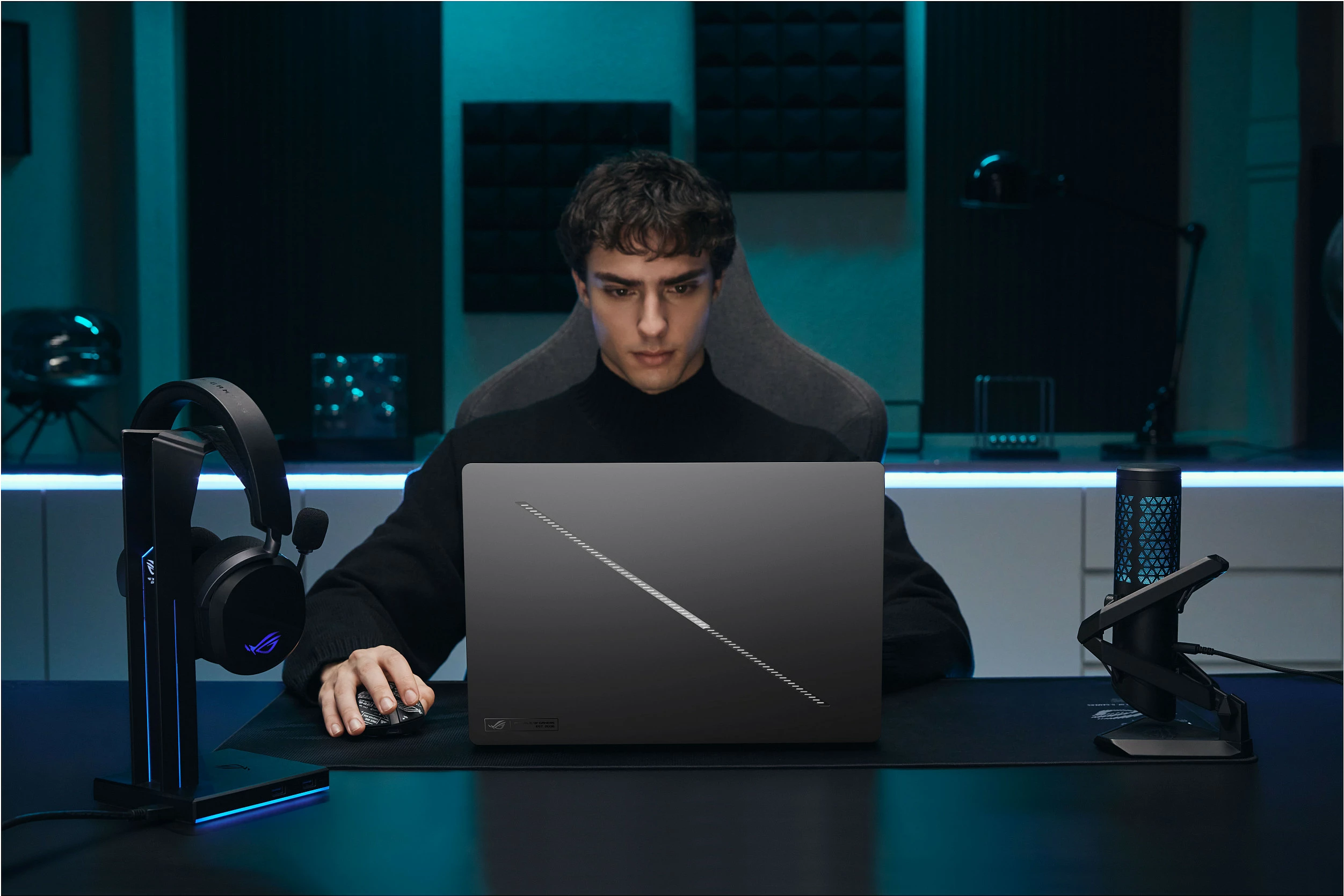 Laptop ASUS ROG Zephyrus G16 GU606AP-TB041W, Core Ultra 9 386H, 32GB RAM Memorje, 1TB SSD, GeForce RTX 5070, Windows 11 Home, Eclipse Gray