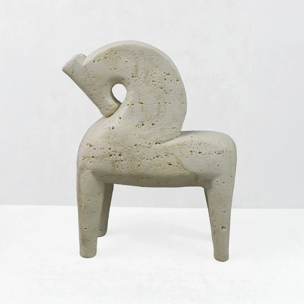 Dekor kalë ARCHON II, rrëshirë, bezhë, 17x7.5x22cm