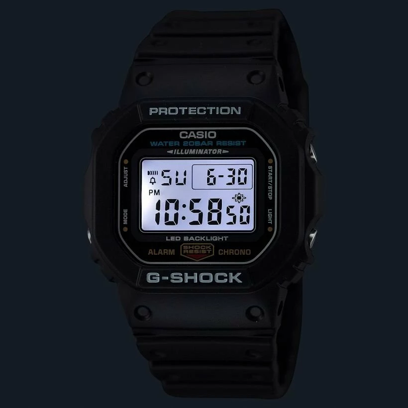 Orë dore Casio G-SHOCK DW-5600UE-1ER digjitale, WR200, e zezë, me kuti