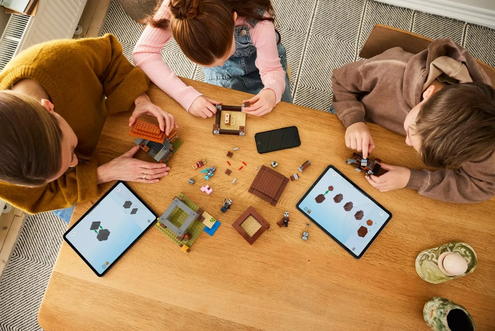 Set LEGO Minecraft 21278 The Pillager Outpost and Ravager, 665 pjesë