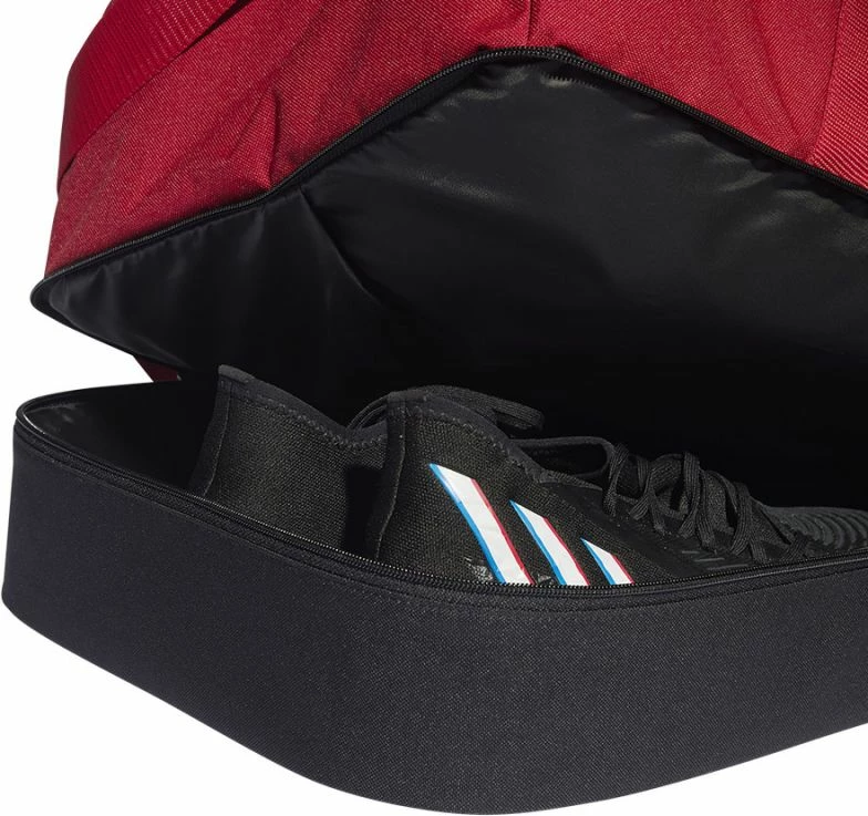 Çantë sportive adidas, e kuqe [Madhësia: 60 cm]
