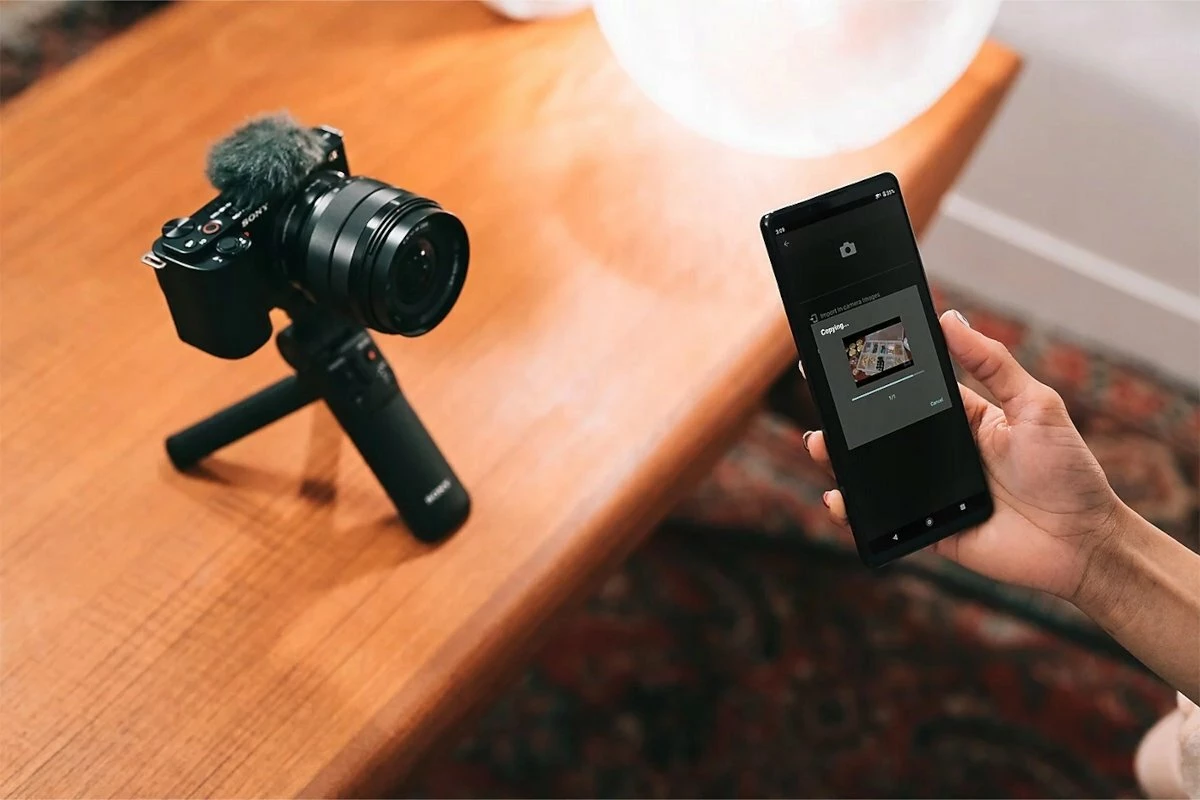Kamerë mirrorless Sony ZV-E10 24.2MP APS-C 4K Wi‑Fi/Bluetooth trup, e zezë