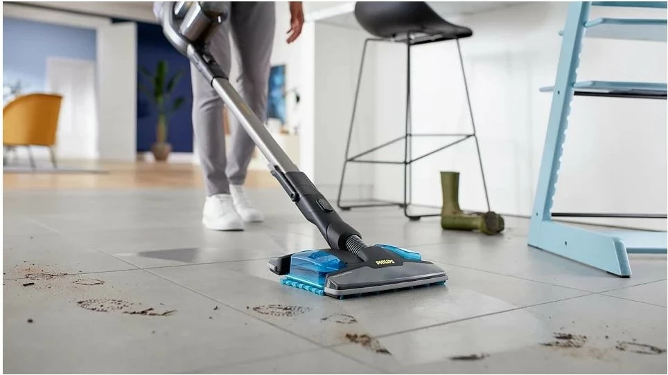Fshesë me korrent Philips Aqua Plus 8000 XC8349/01, e zezë