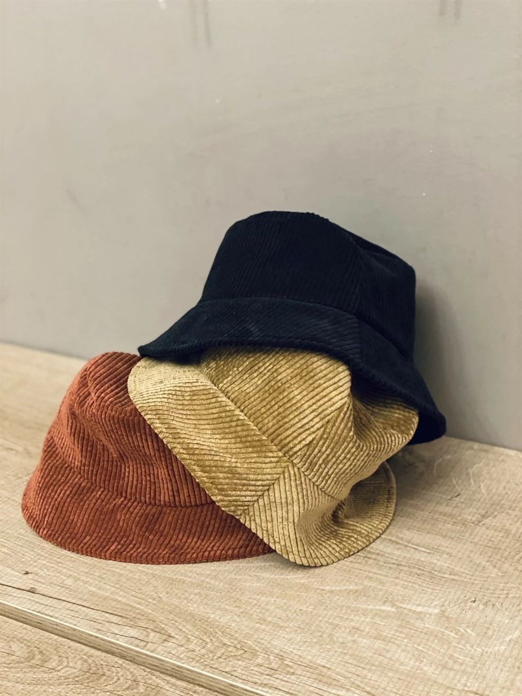 Kapele për femra Retrobird