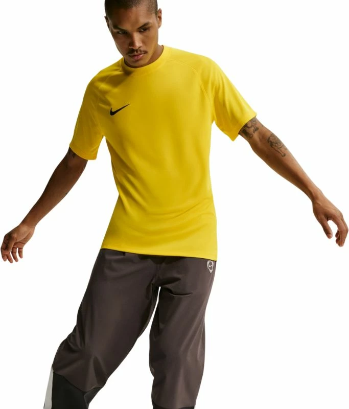 Maicë për meshkuj Nike, e verdhë