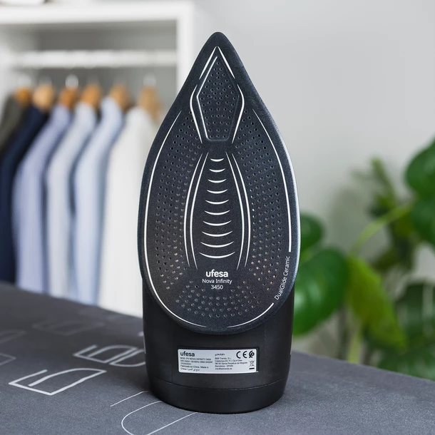 Hekur me avull UFESA Nova Infinity 80106062 3450W 350ml, zi/rozë ari