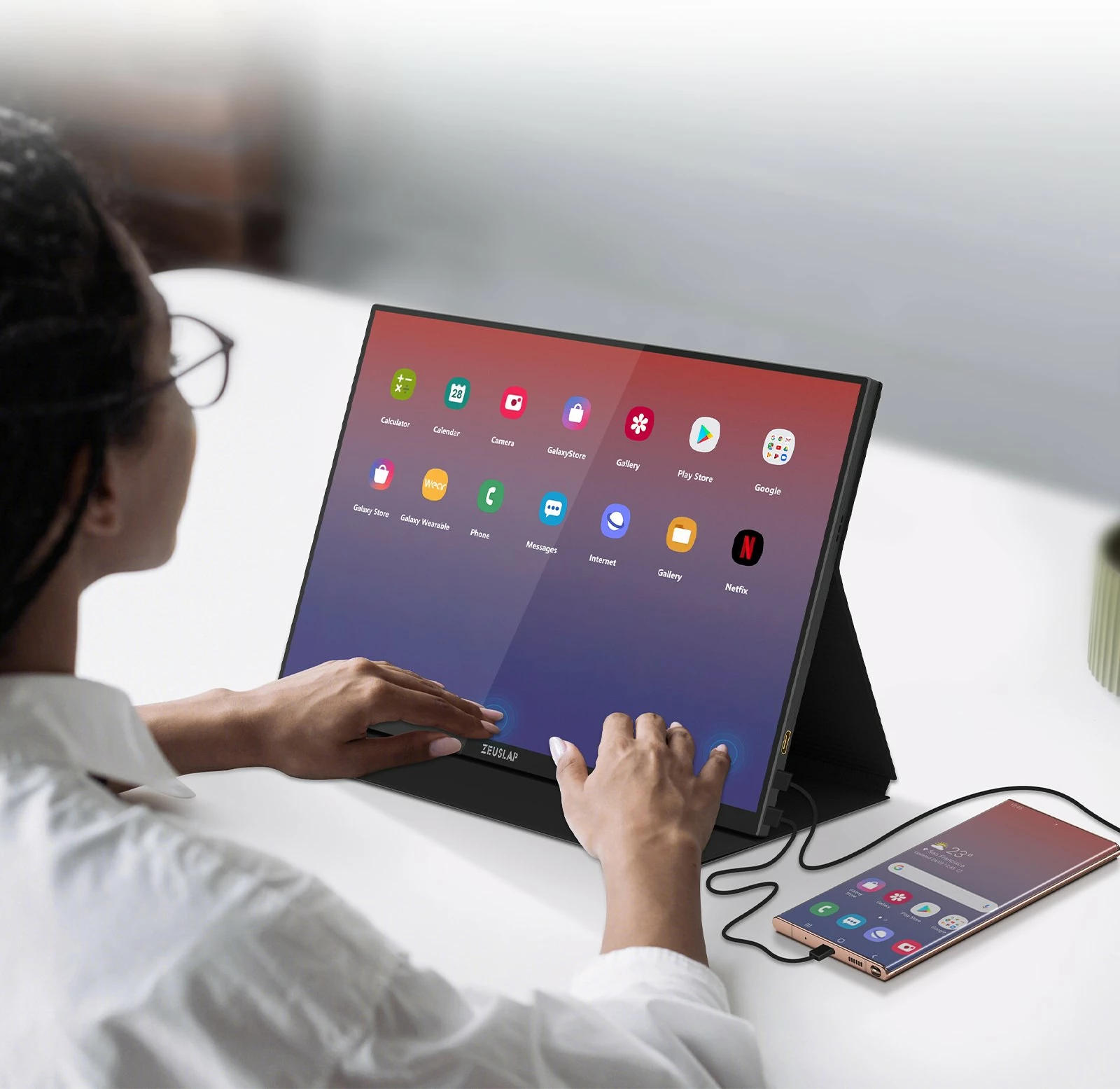 Monitor portativ Zeuslap P16KT 16" IPS 2.5K 2560x1600 144Hz touchscreen, i zi, set me kabllo + adapter