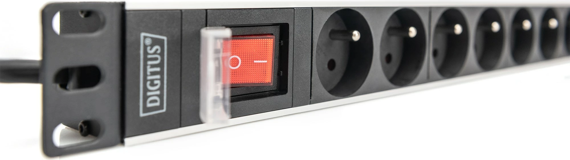 PDU Digitus 1U 8xCEE7/5, 230V/16A, zi
