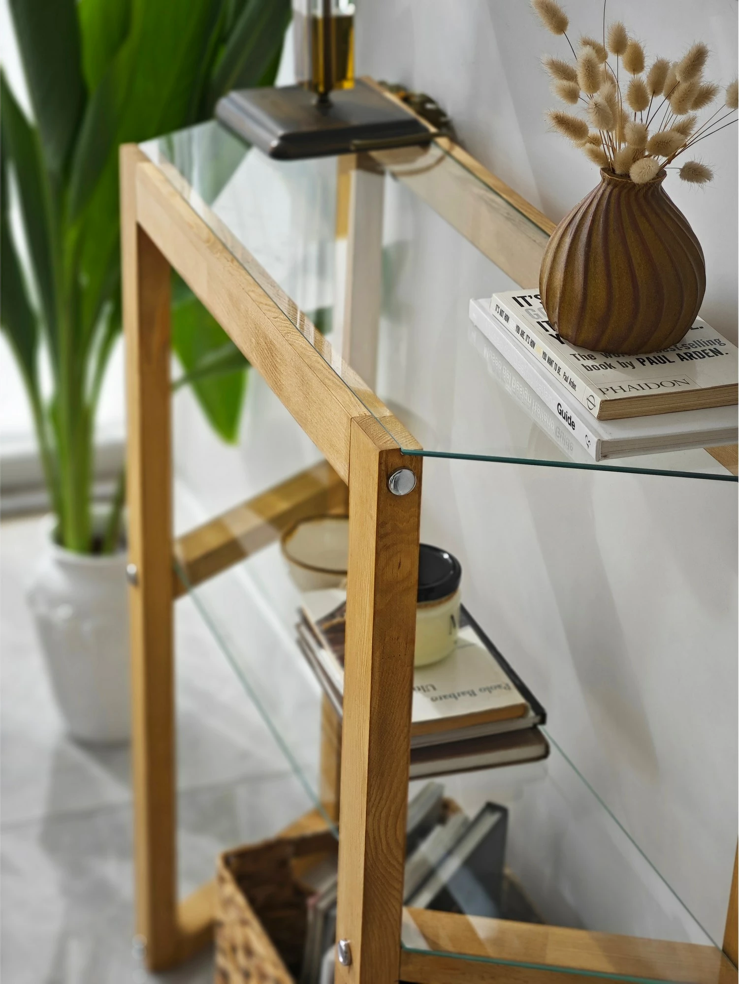 Komodë Hanah Home, formë trapezi, ngjyrë lisi