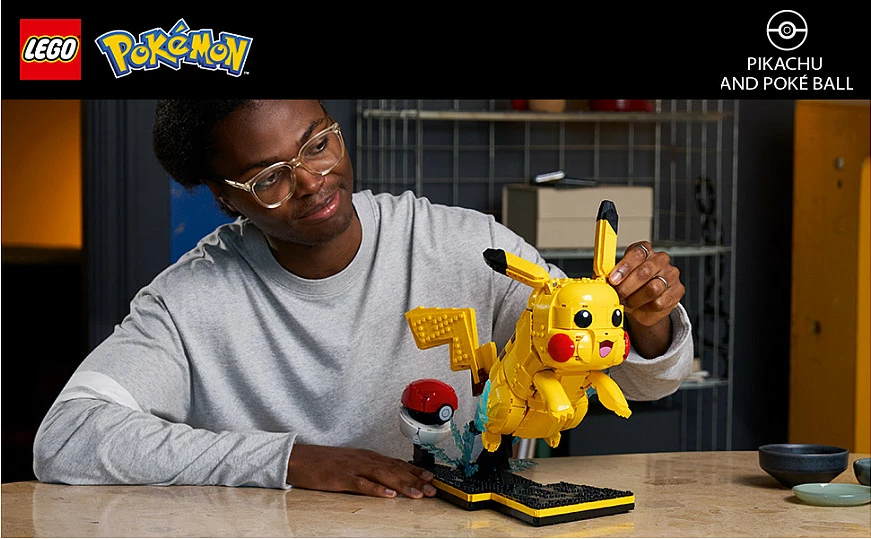 Set ndërtimi LEGO Pokémon Pikachu dhe Poké Ball 72152, 2050 copë, multikolor