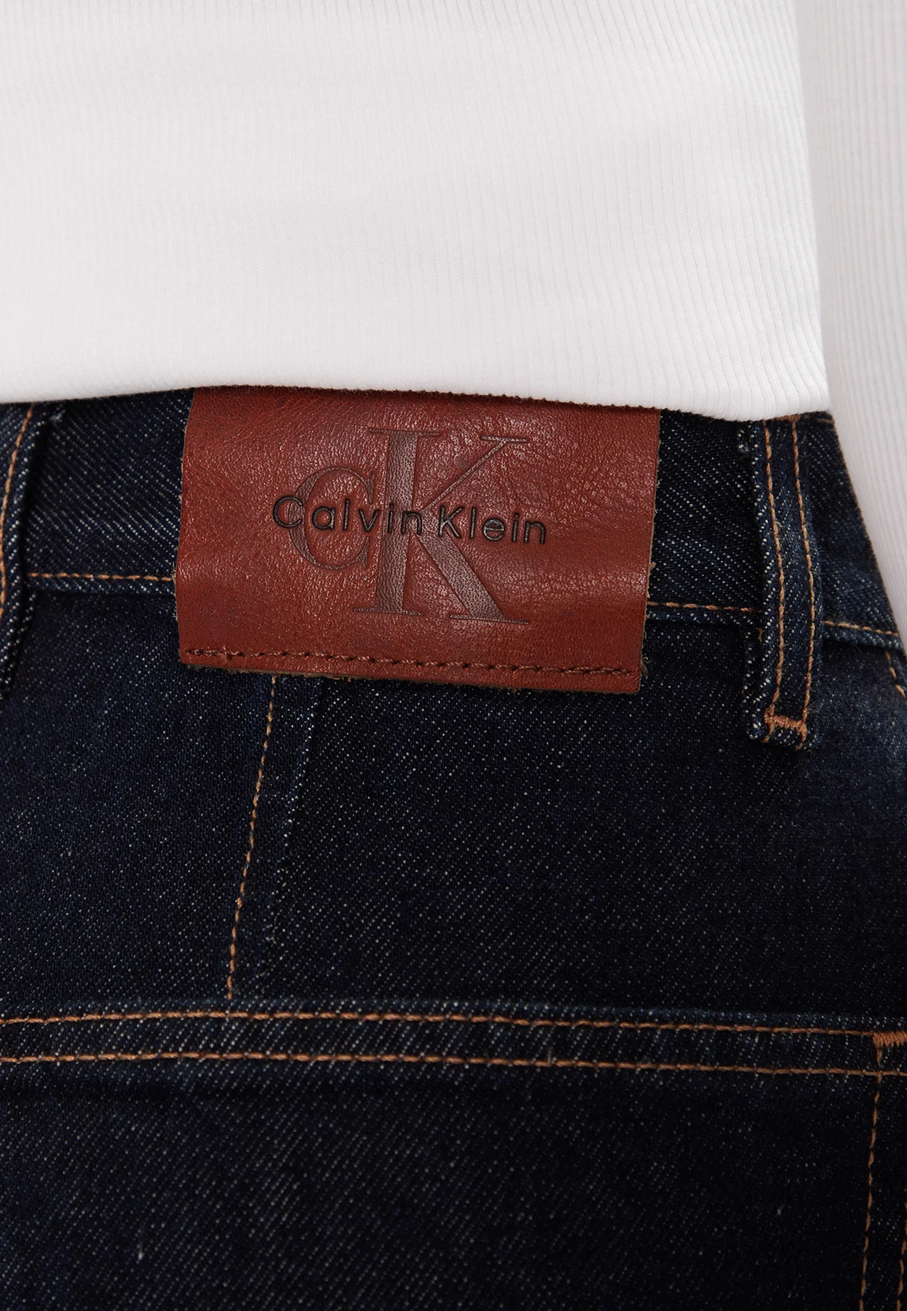 Xhinse për femra Calvin Klein Jeans THE EXTREME BARREL J LV047D701G, denim të errëta [Madhësia: W26]