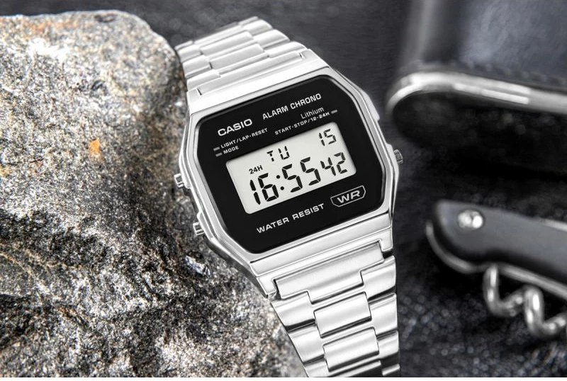 Orë dore digjitale femra CASIO Vintage A158WEA-1EF, argjend
