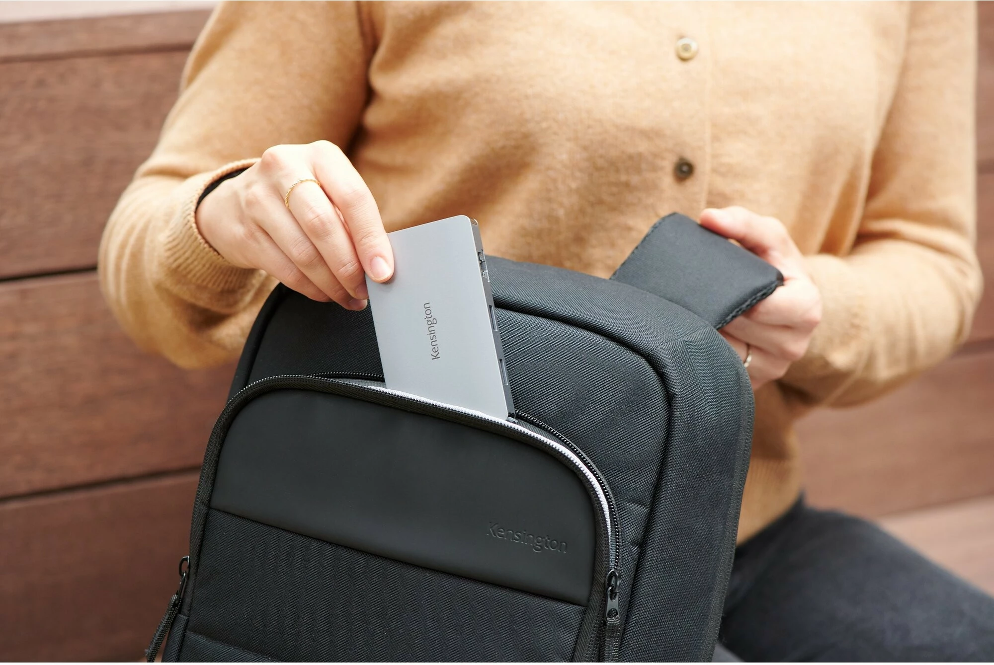Çantë laptopi Kensington EQ, 14", e zezë