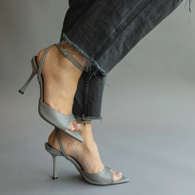 Tania Grey