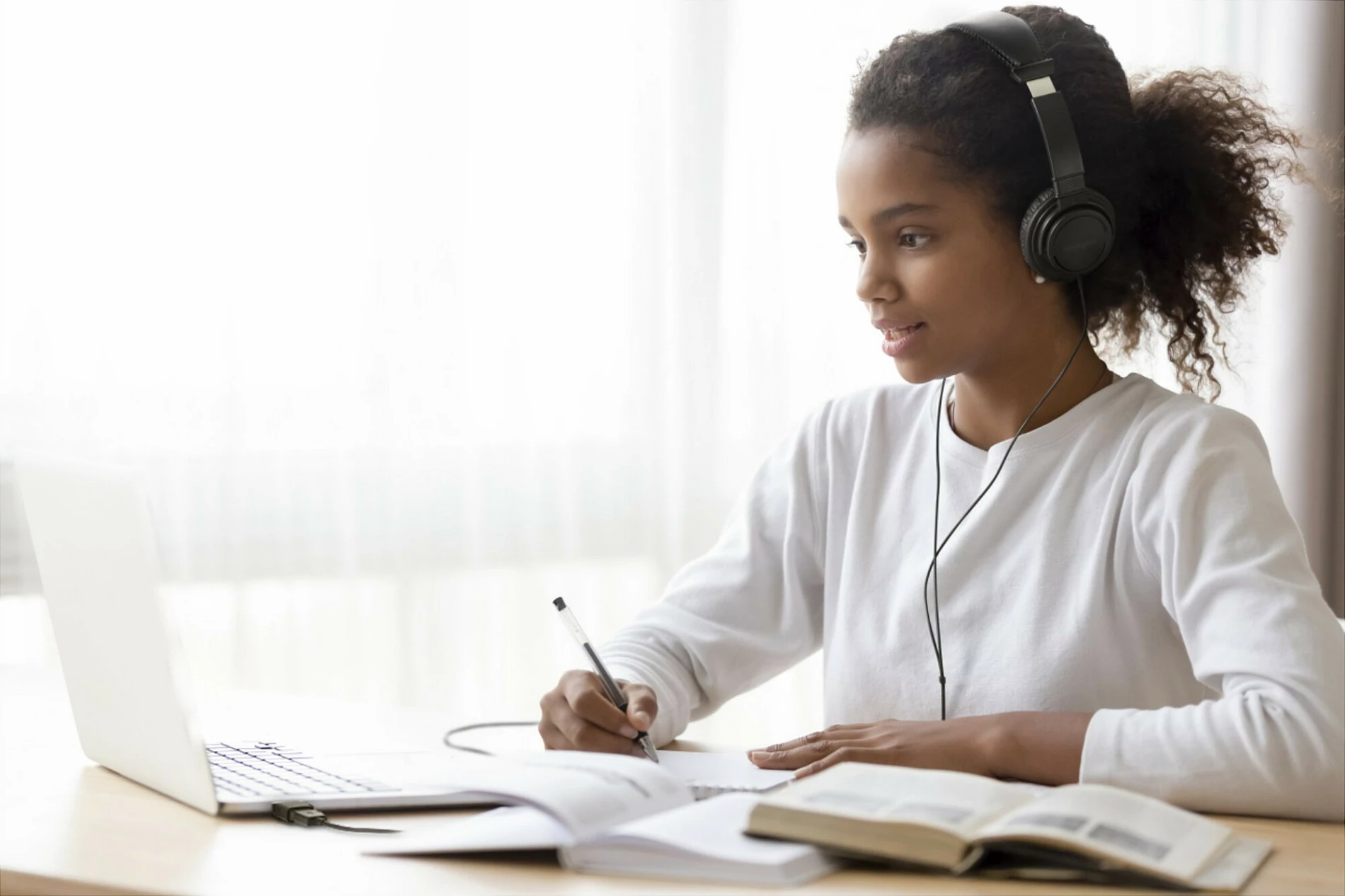 Adapter USB-C në USB-A Kensington CA1010, 5Gbps, 3A, e zezë