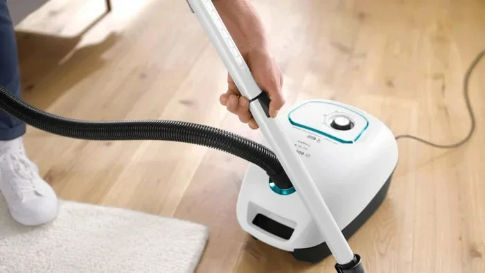 Fshesë me korent Bosch Serie 4 BGB41HYG1H, 600 W, me qese, e bardhë