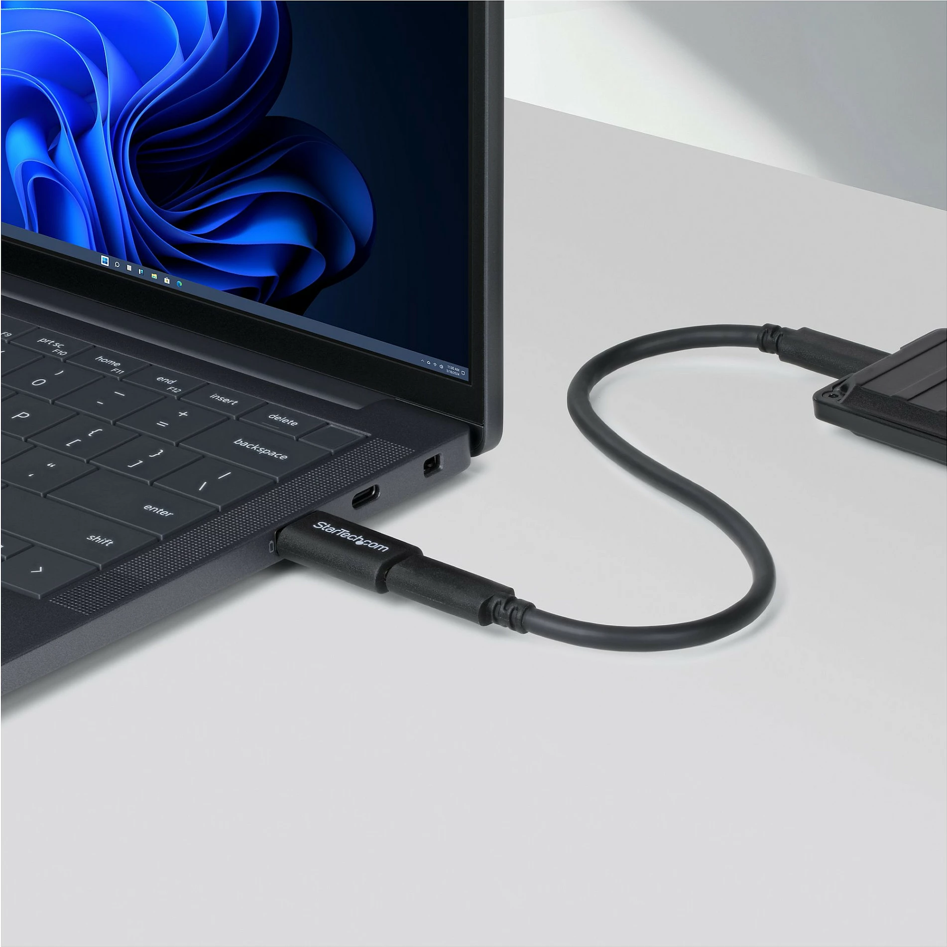 Adapter StarTech USB-A mashkull në USB-C femër, USB 3.2 Gen 1 5Gbps, 5V 0.9A, i zi