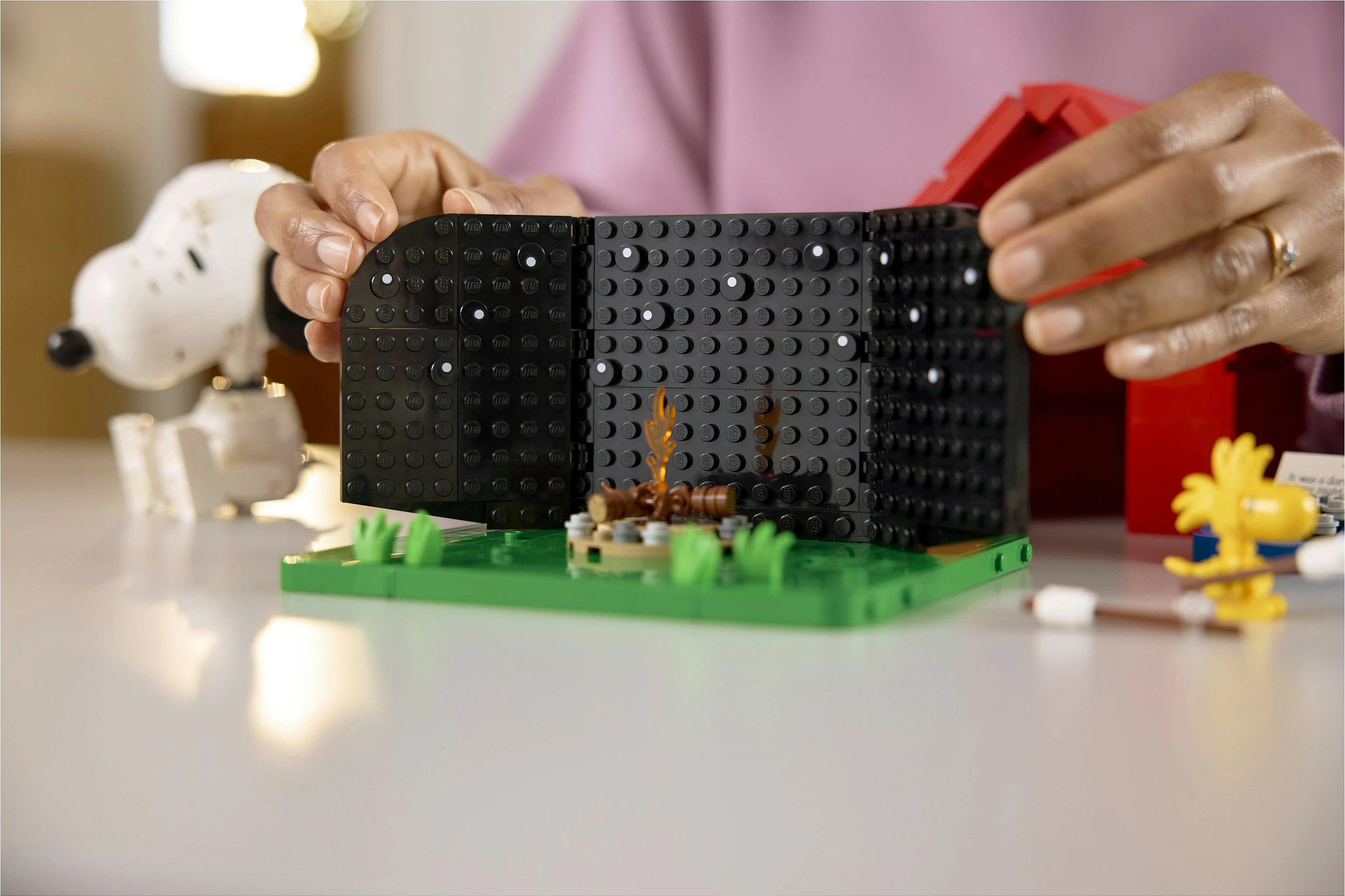 Set ndërtimi LEGO Ideas 21368 Peanuts Shtëpia e qenit e Snoopy, 964 copë, shumëngjyrësh