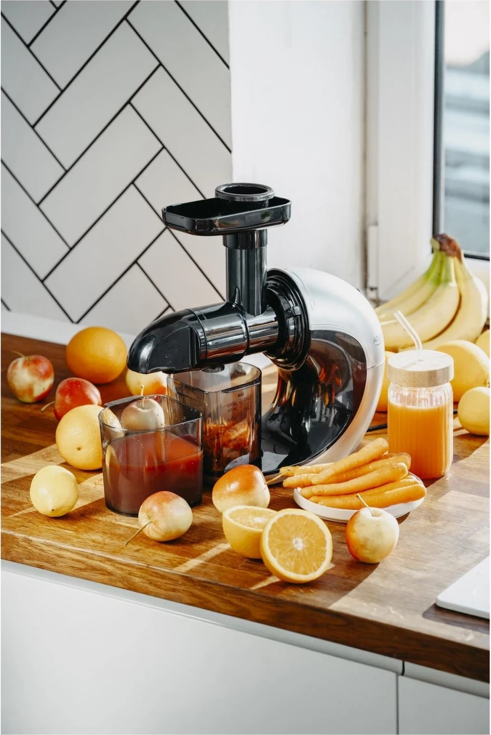 Shtypës frutash Adler AD 4130, zi-argjendtë