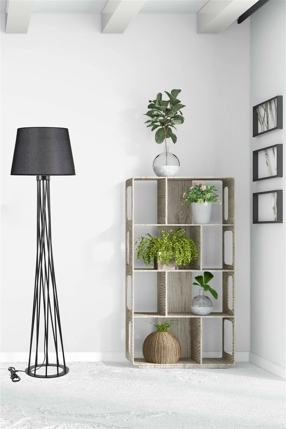 Llambë dyshemeje Opviq, këmbë e zezë, abazhuri piramidë, ngjyrë e zezë