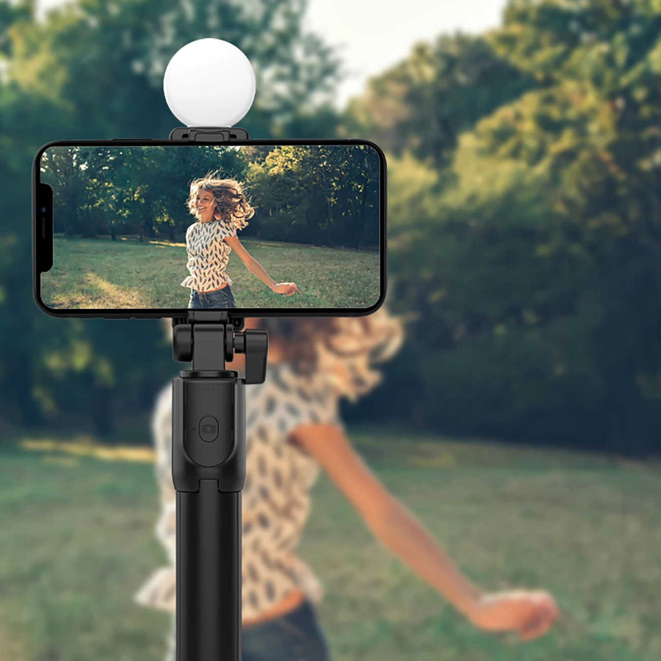 Selfie stick Hurtel WR1YXS me tripod teleskopik, llambë LED, Bluetooth, 71 cm, e zezë