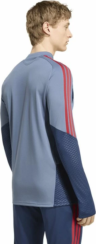 Duks adidas FC Bayern DNA Training Top KF1037 [Madhësia: L]
