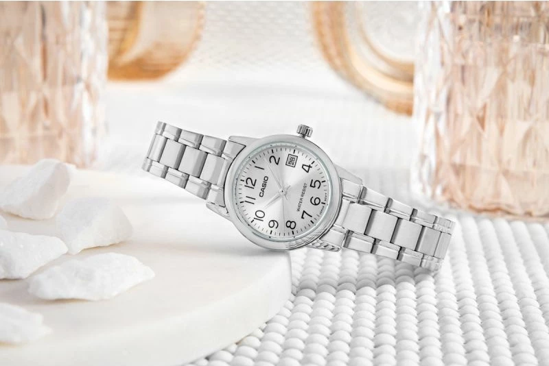 Orë dore për femra CASIO, argjend
