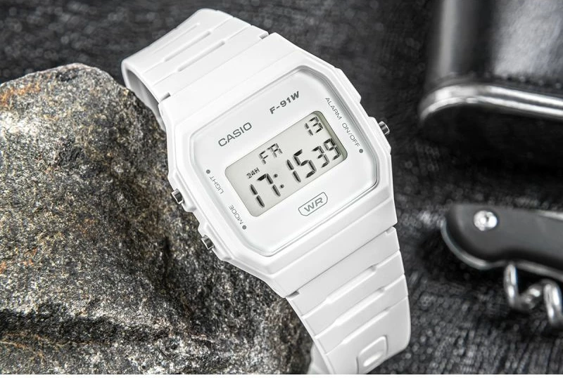 Orë dore unisex Casio F-91WB-7AEF, e bardhë, me kuti