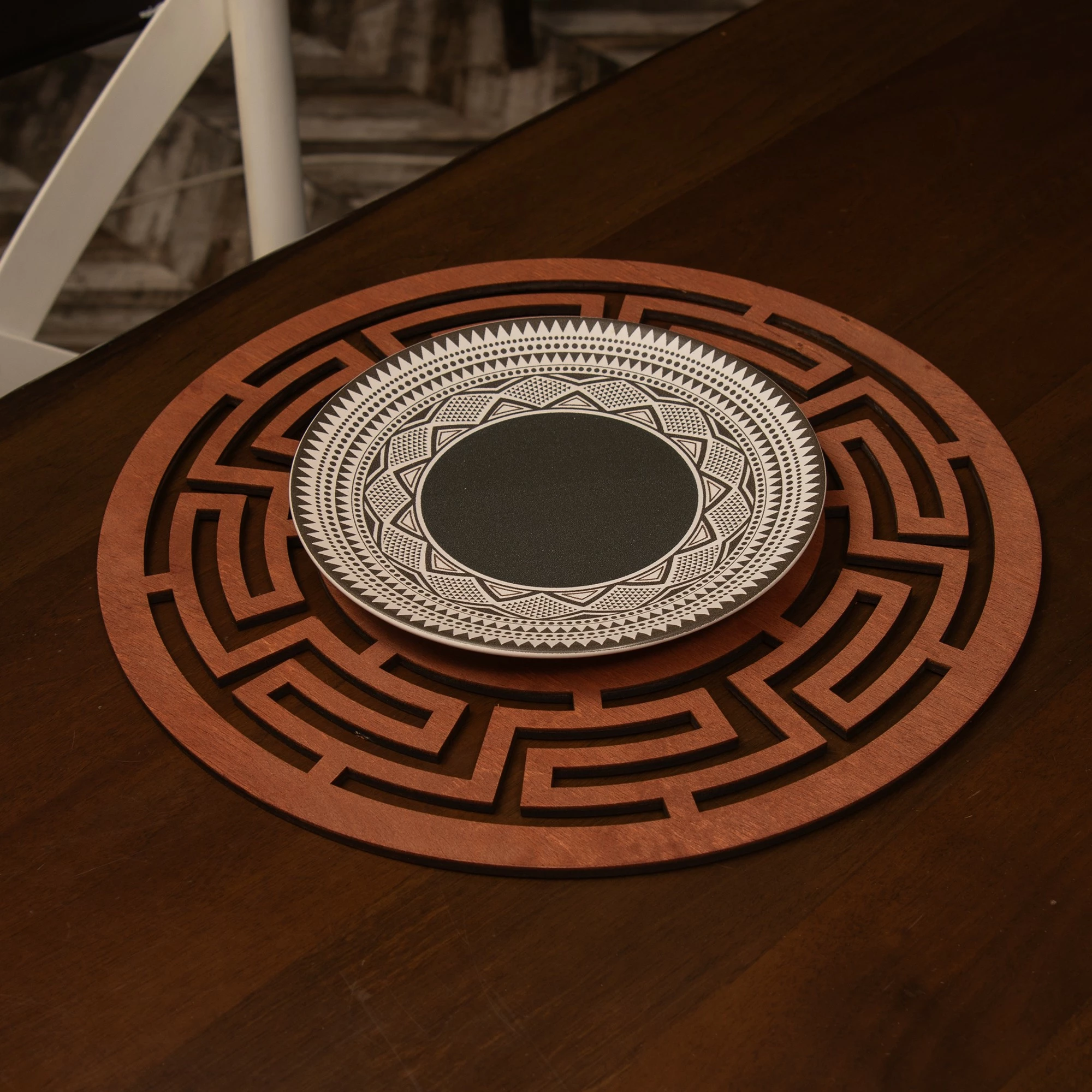 Set nënshtrues tavoline prej druri, 4 copë, Hermia, Labirint, ngjyrë trëndafili