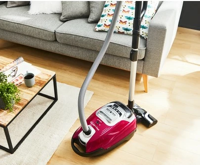 Fshesë me korrent Rowenta Silence Force RO7473, 4.5L, 400W, e kuqe