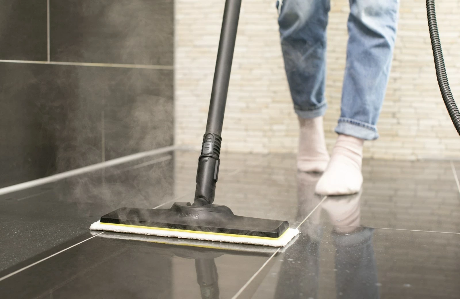 Pastrues me avull Karcher SC 2 EasyFix 1 L 1500 W, bardhë/zi, set me aksesorë