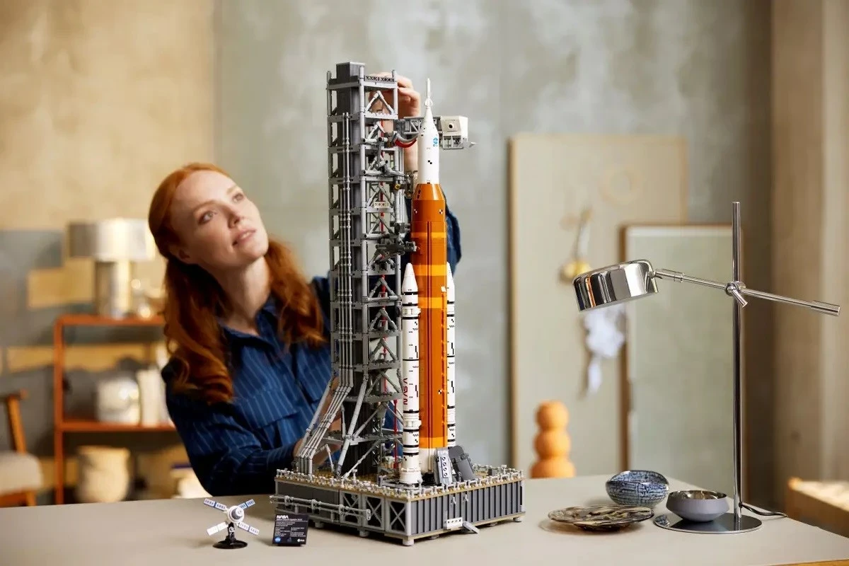 Set LEGO ICONS 10341 NASA Artemis Space Launch System