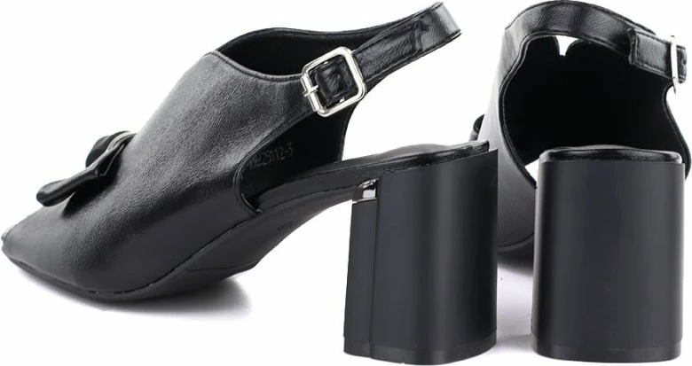 Sandale me takë të trashë Jezzi RMR25112-3 për femra, të zeza